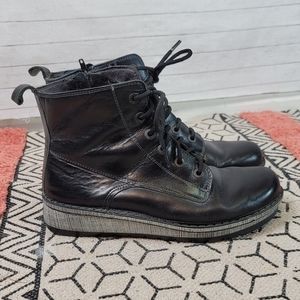 NAOT GAZANIA BOOT IN VINTAGE SMOKE LEATHER, SZ 10